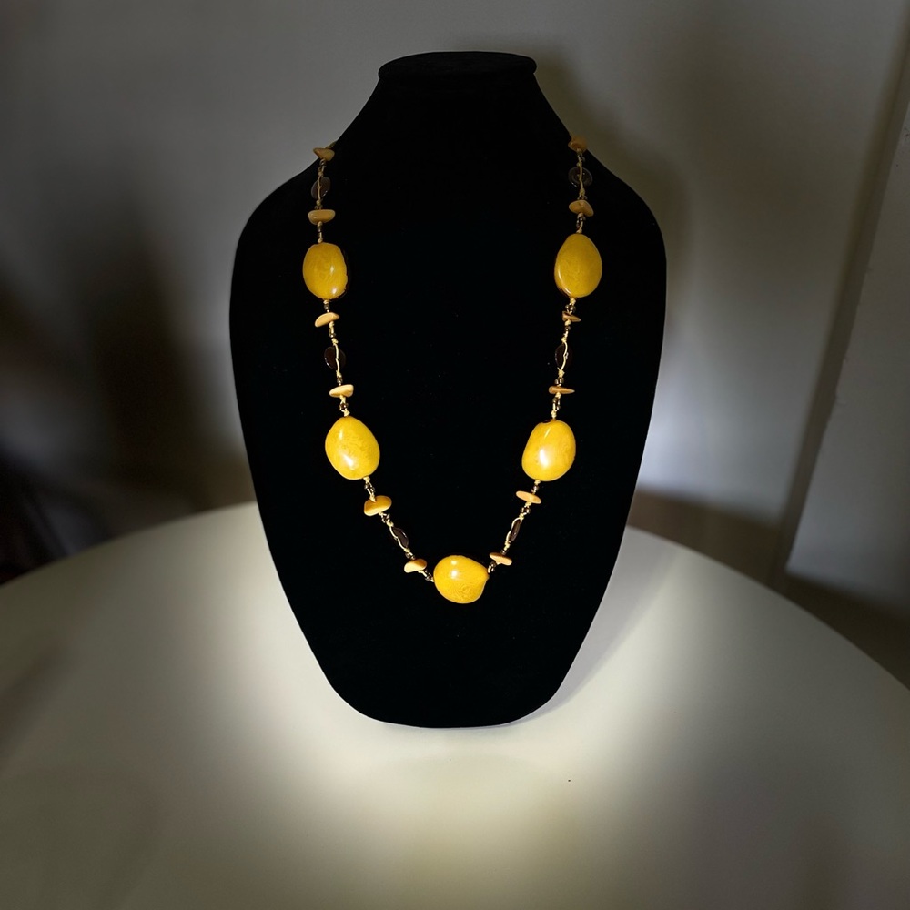 Yellow necklace set